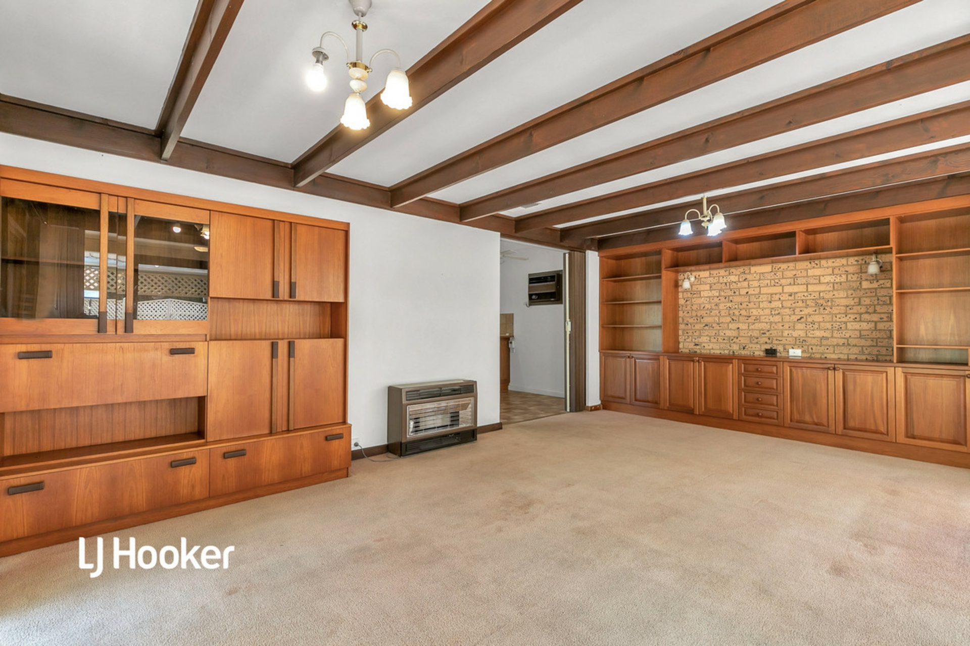 6 Coleridge Crescent, CLEARVIEW