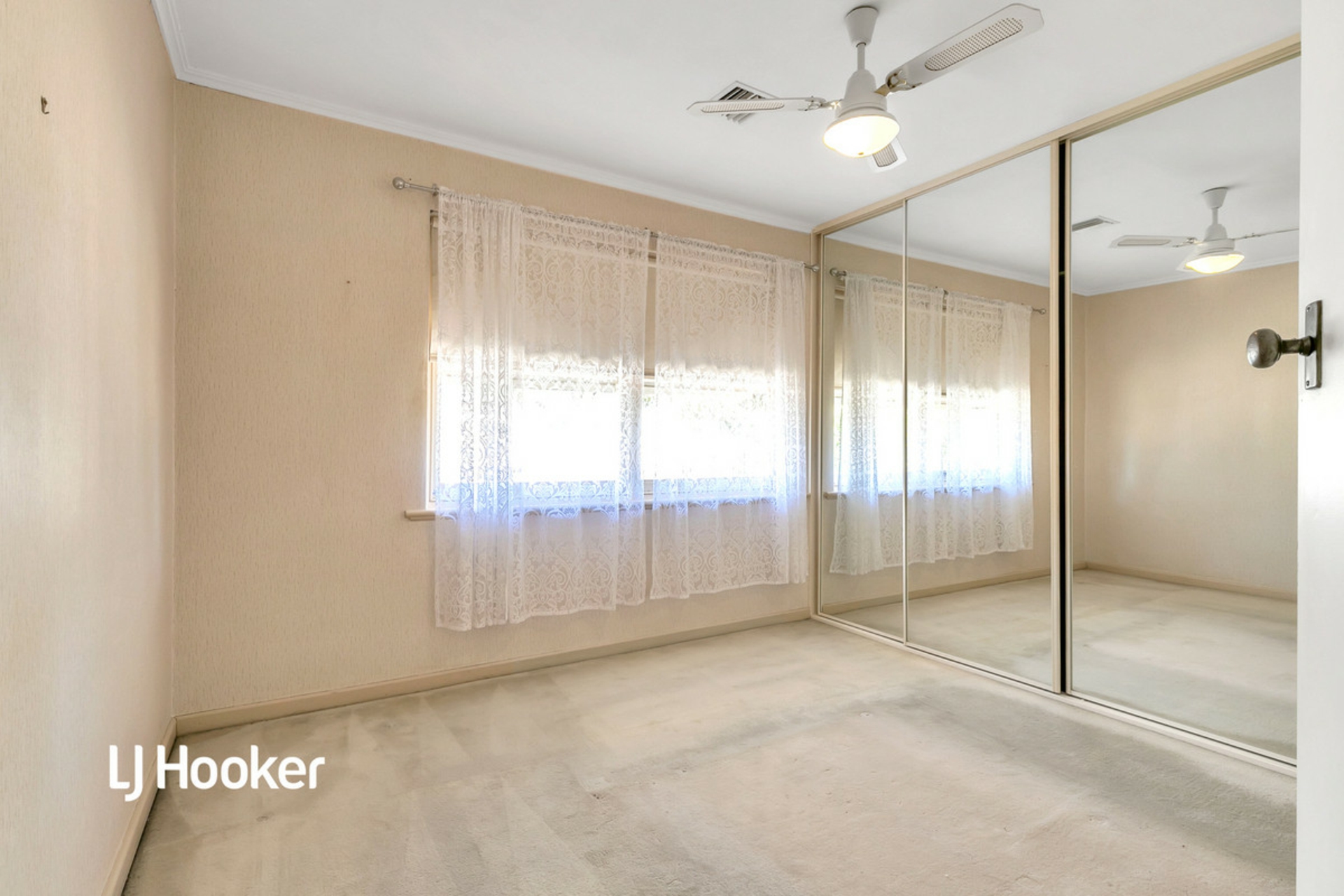 6 Coleridge Crescent, CLEARVIEW