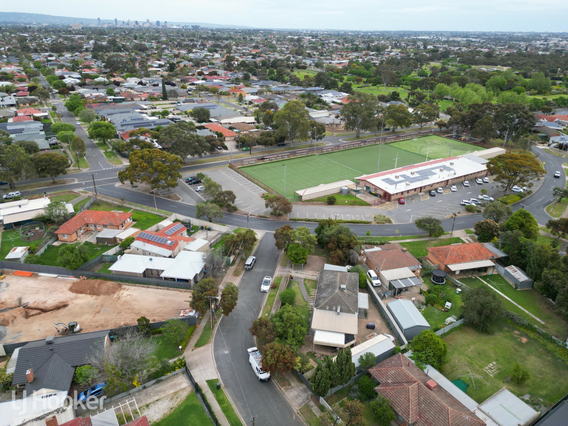 6 Coleridge Crescent, CLEARVIEW