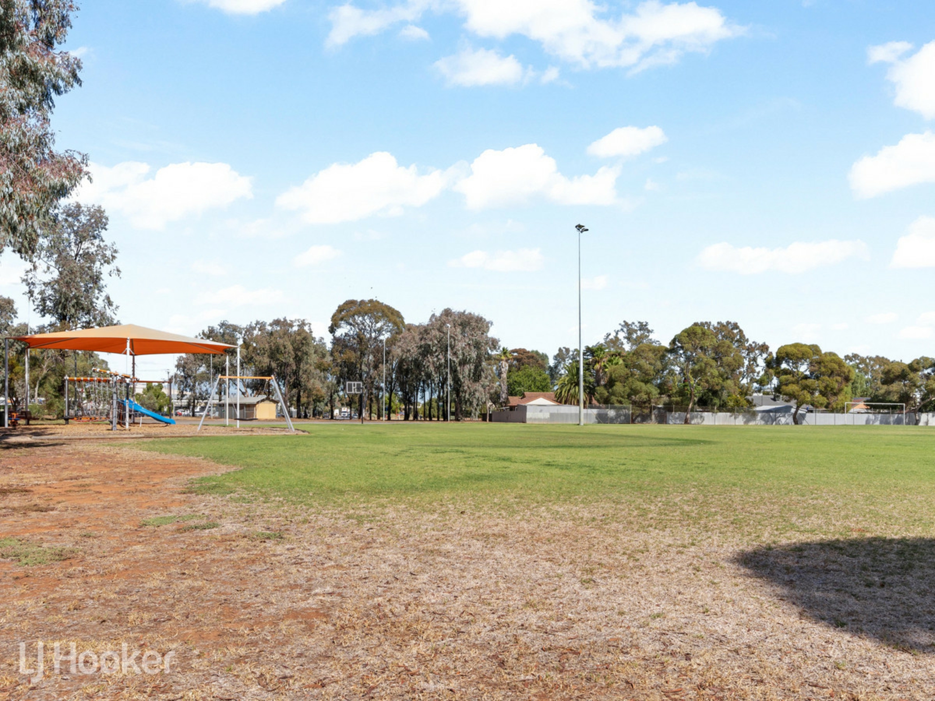 8 Hammond Avenue, BRAHMA LODGE