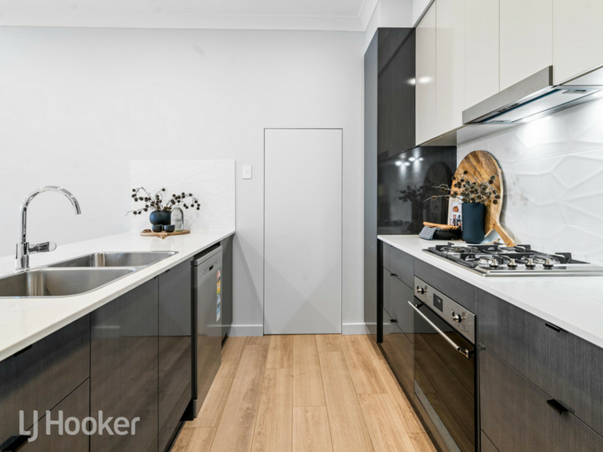 23 West Street, HECTORVILLE