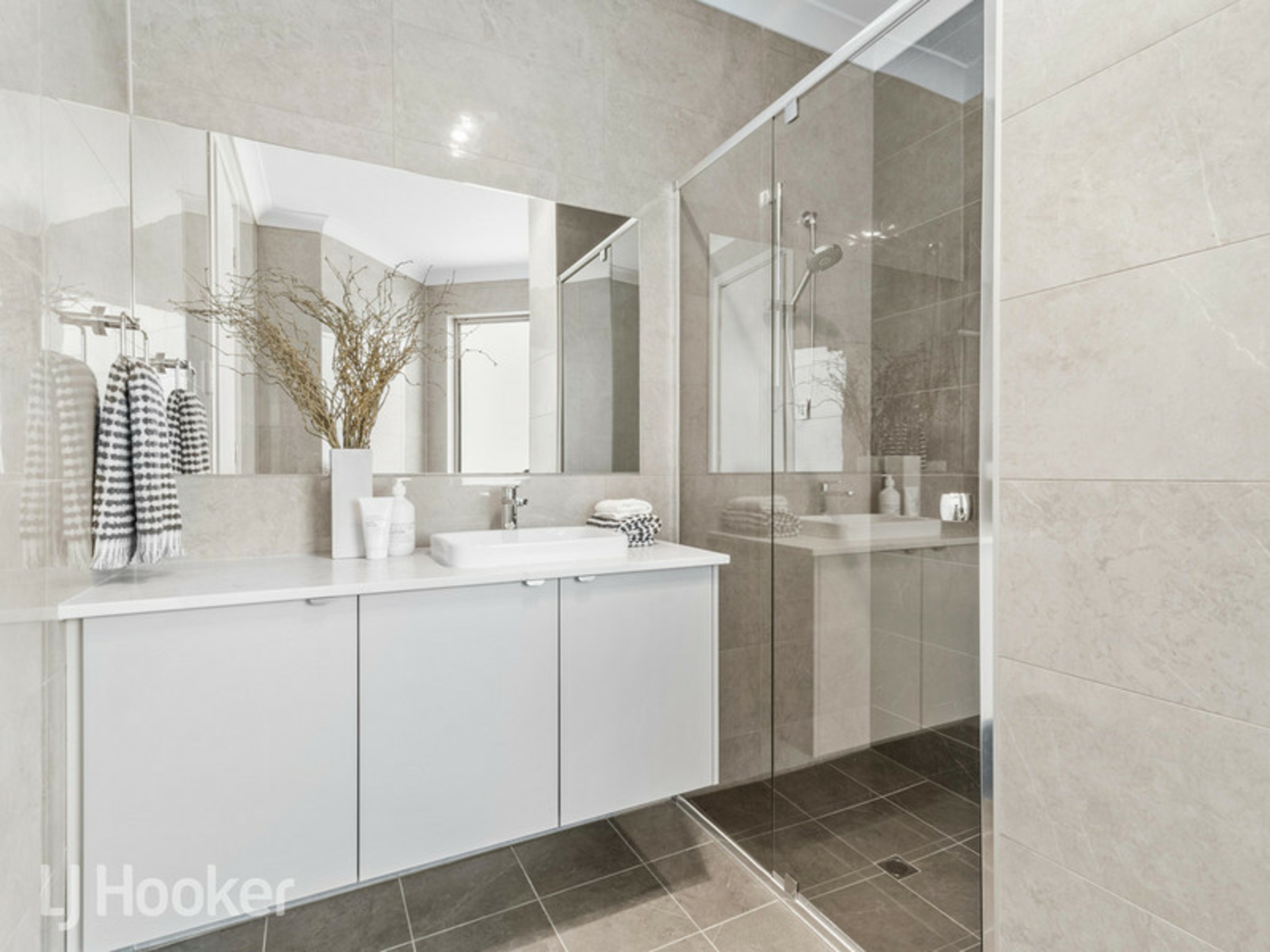 23 West Street, HECTORVILLE