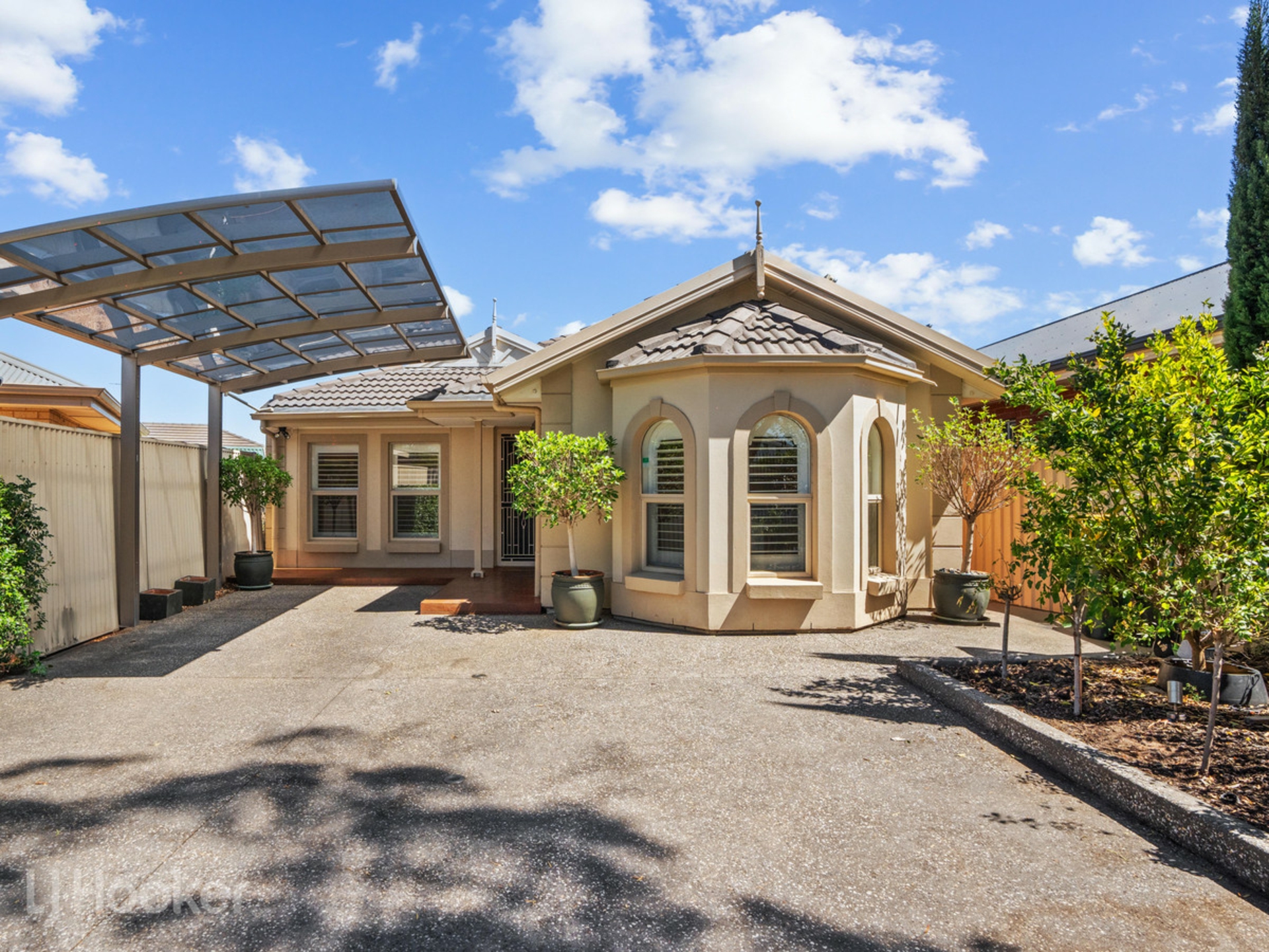 1 Innes Road, WINDSOR GARDENS