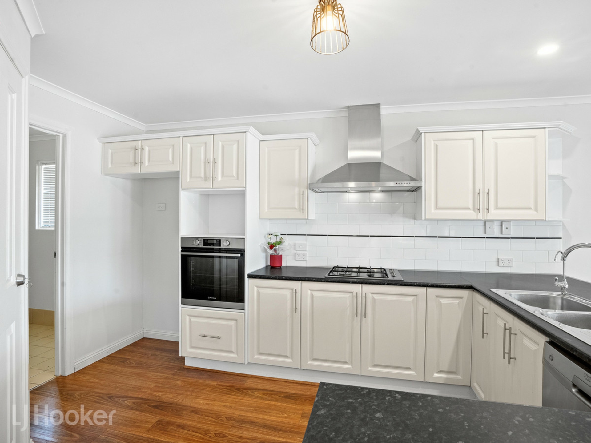 1 Innes Road, WINDSOR GARDENS