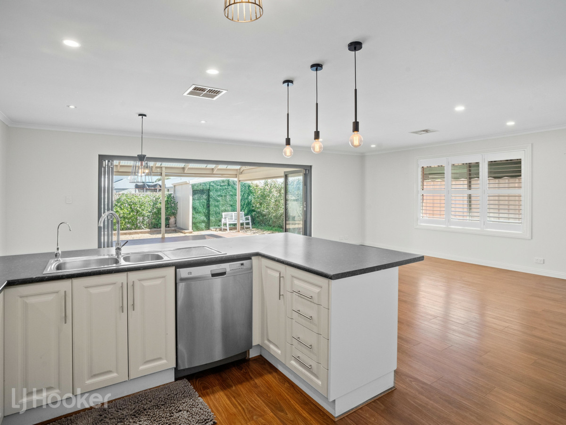 1 Innes Road, WINDSOR GARDENS