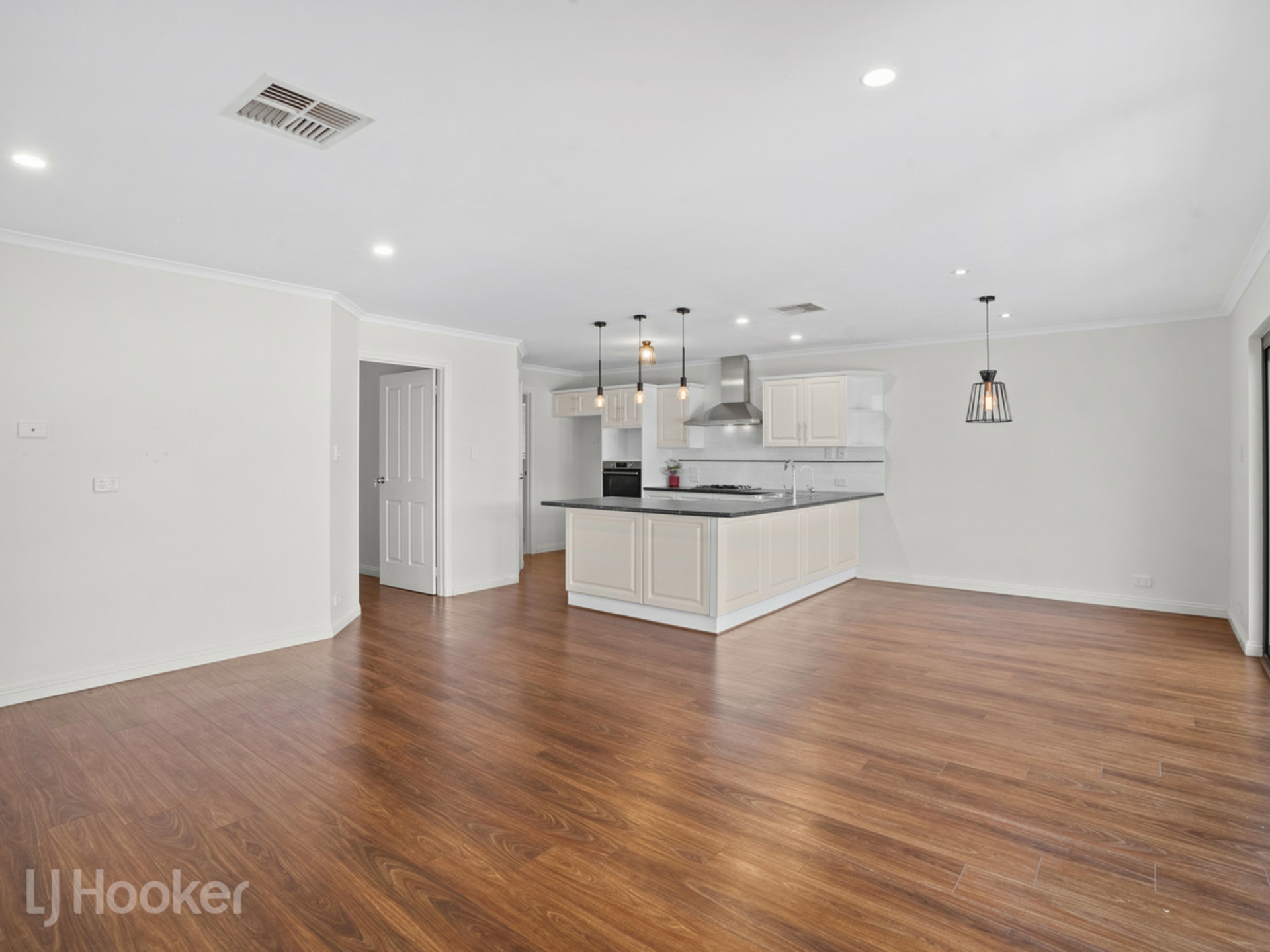 1 Innes Road, WINDSOR GARDENS