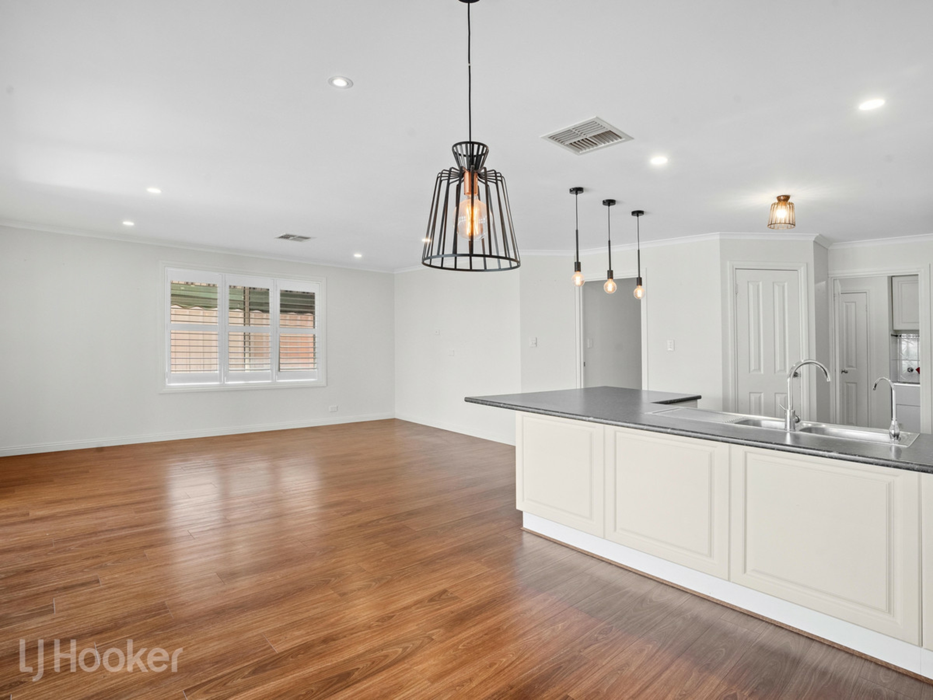 1 Innes Road, WINDSOR GARDENS