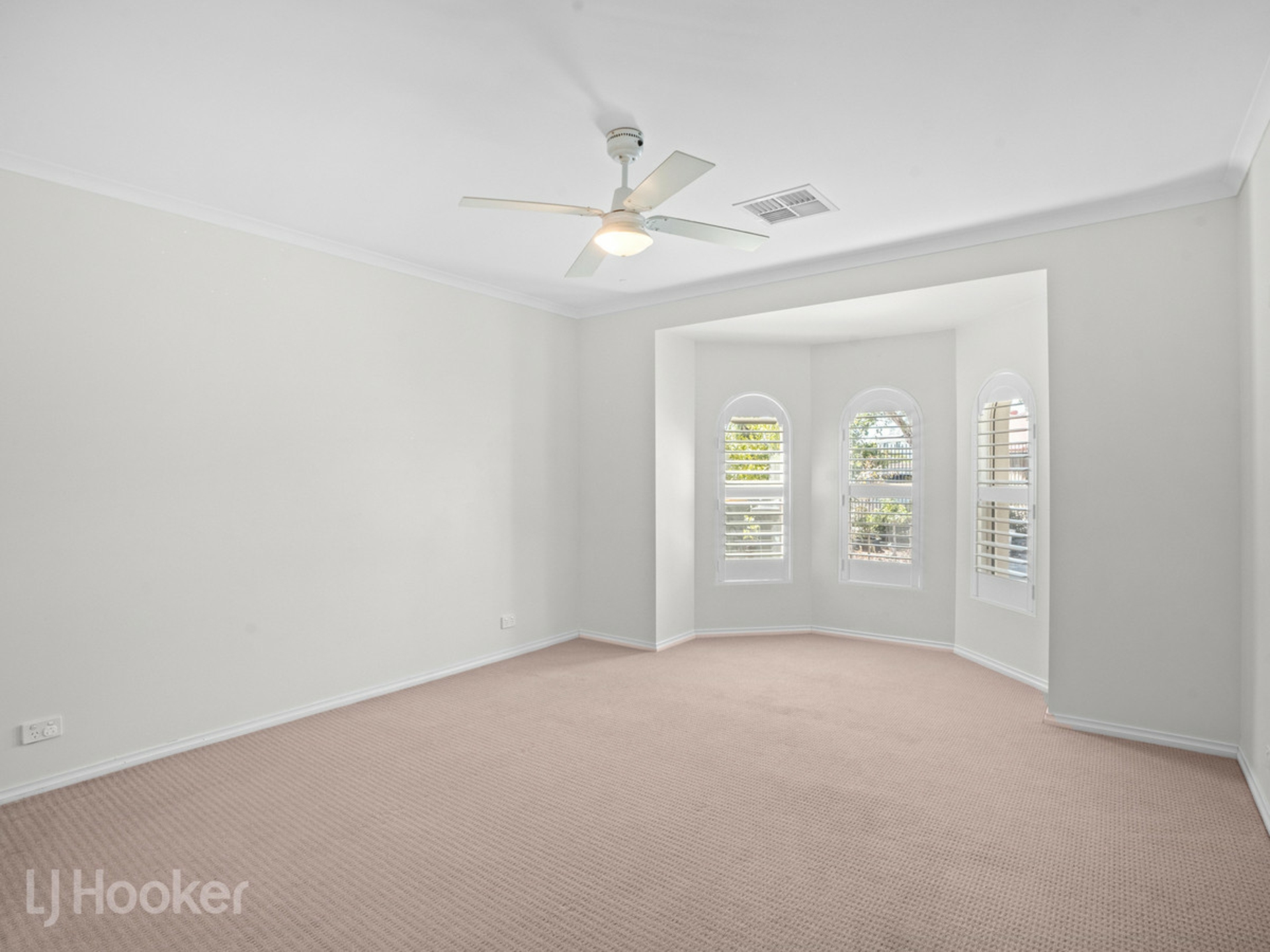 1 Innes Road, WINDSOR GARDENS
