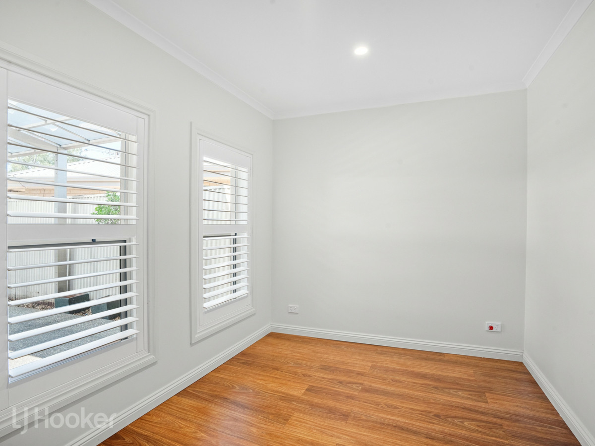 1 Innes Road, WINDSOR GARDENS