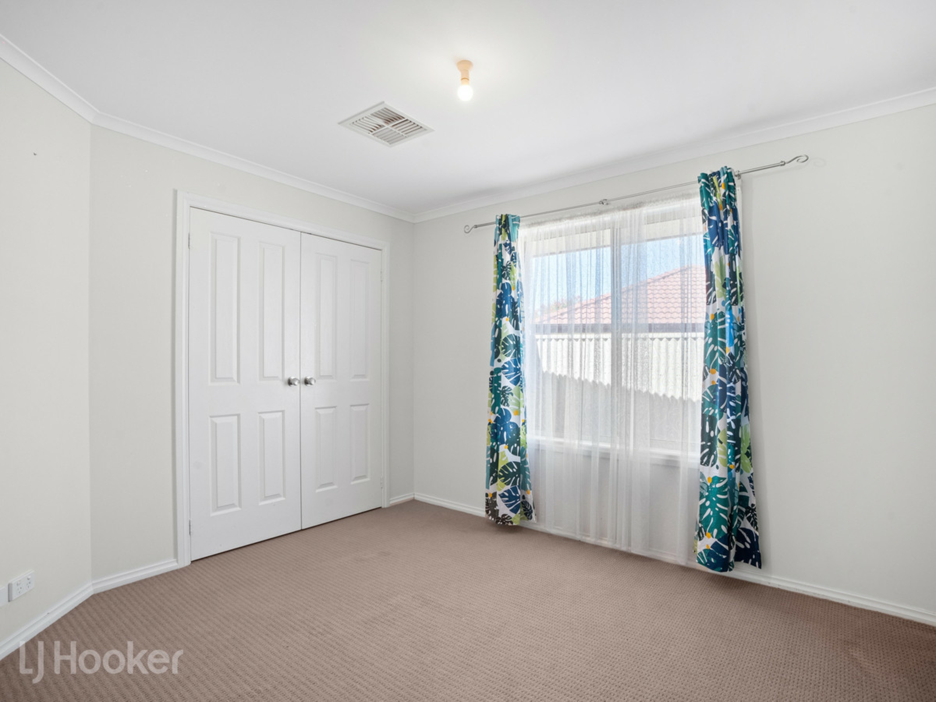 1 Innes Road, WINDSOR GARDENS