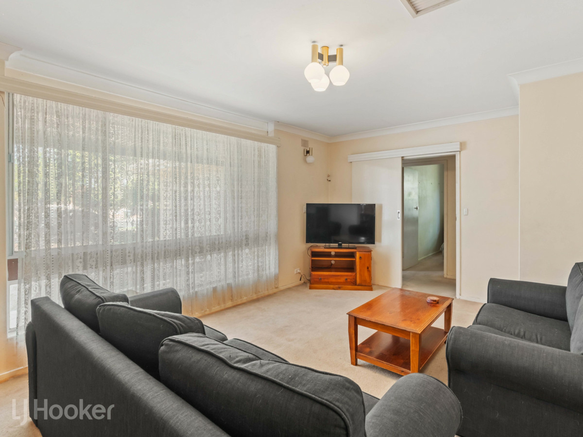 6 Howard Street, WINDSOR GARDENS