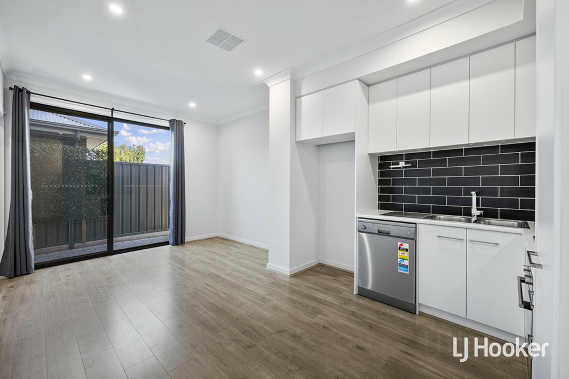 4/12 Paqualin Street, HENDON
