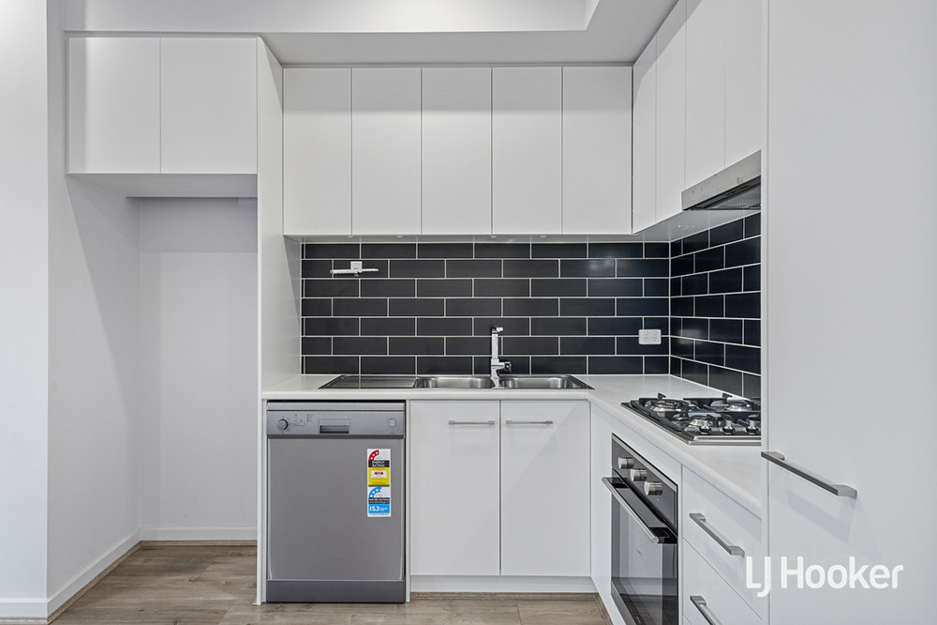 4/12 Paqualin Street, HENDON