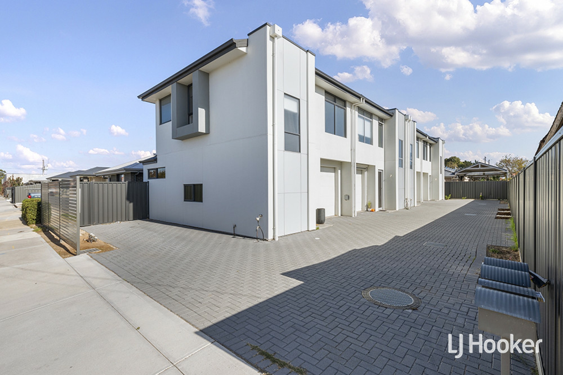4/12 Paqualin Street, HENDON