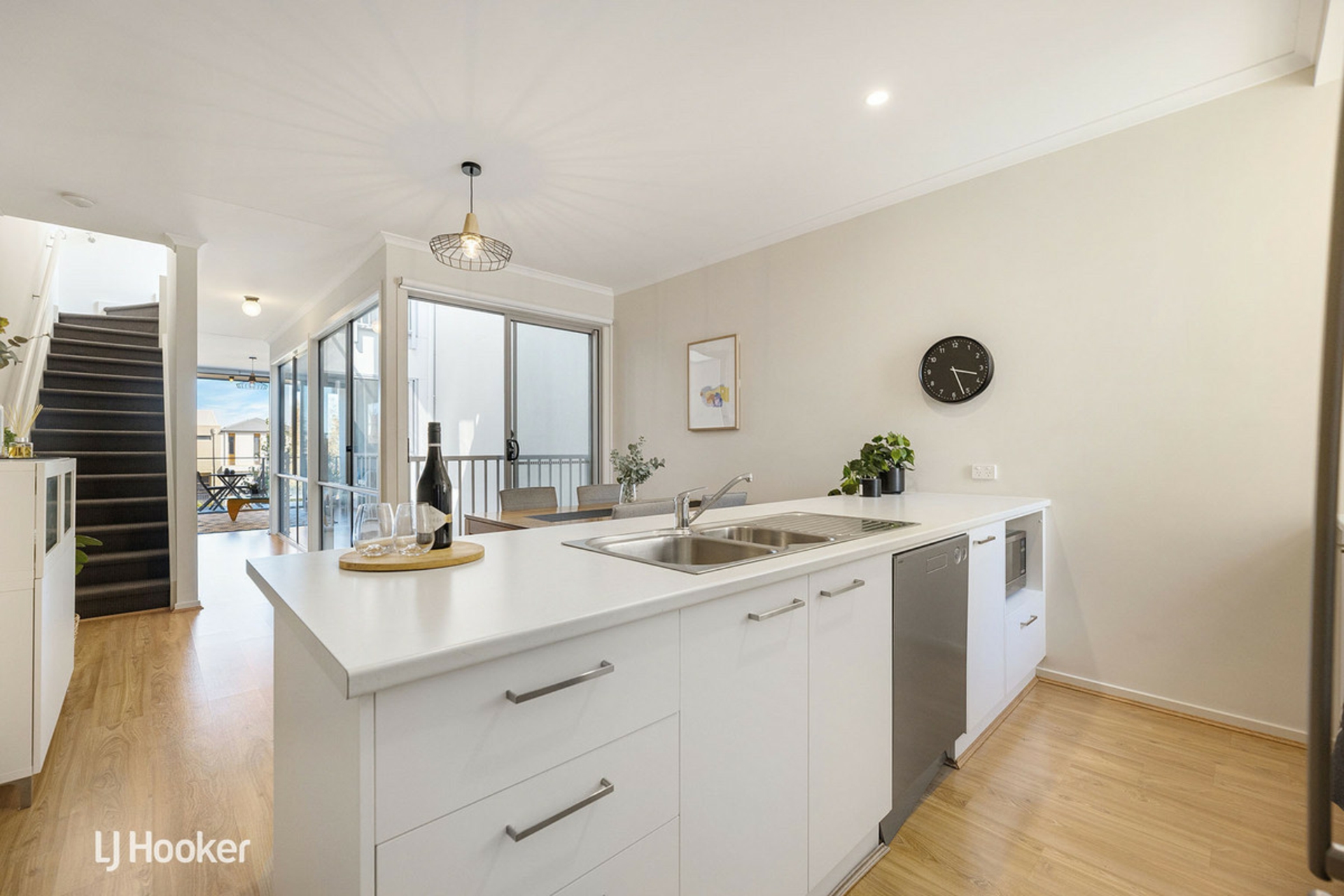 16 Tiara Street, LIGHTSVIEW