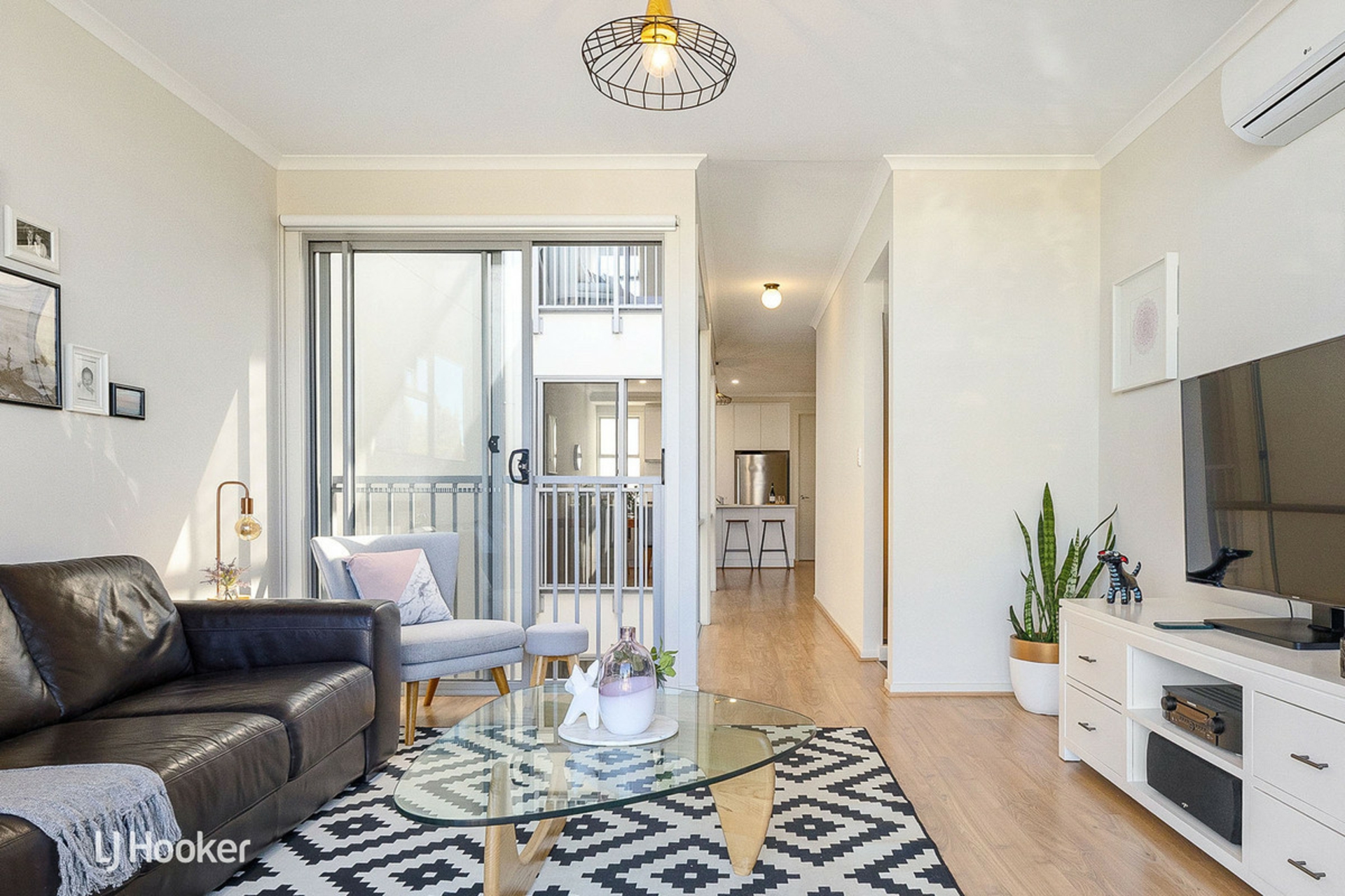 16 Tiara Street, LIGHTSVIEW