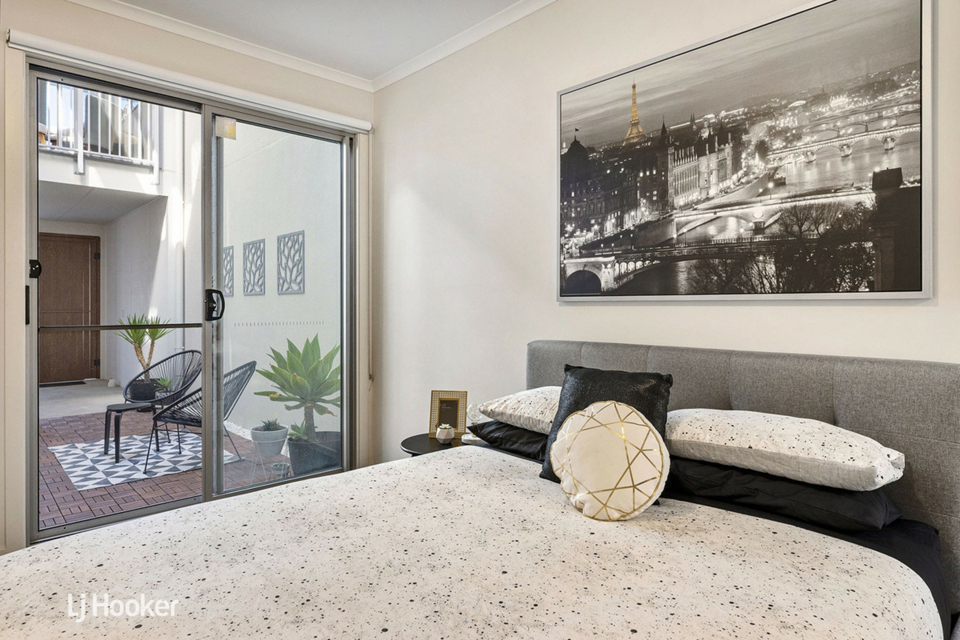 16 Tiara Street, LIGHTSVIEW