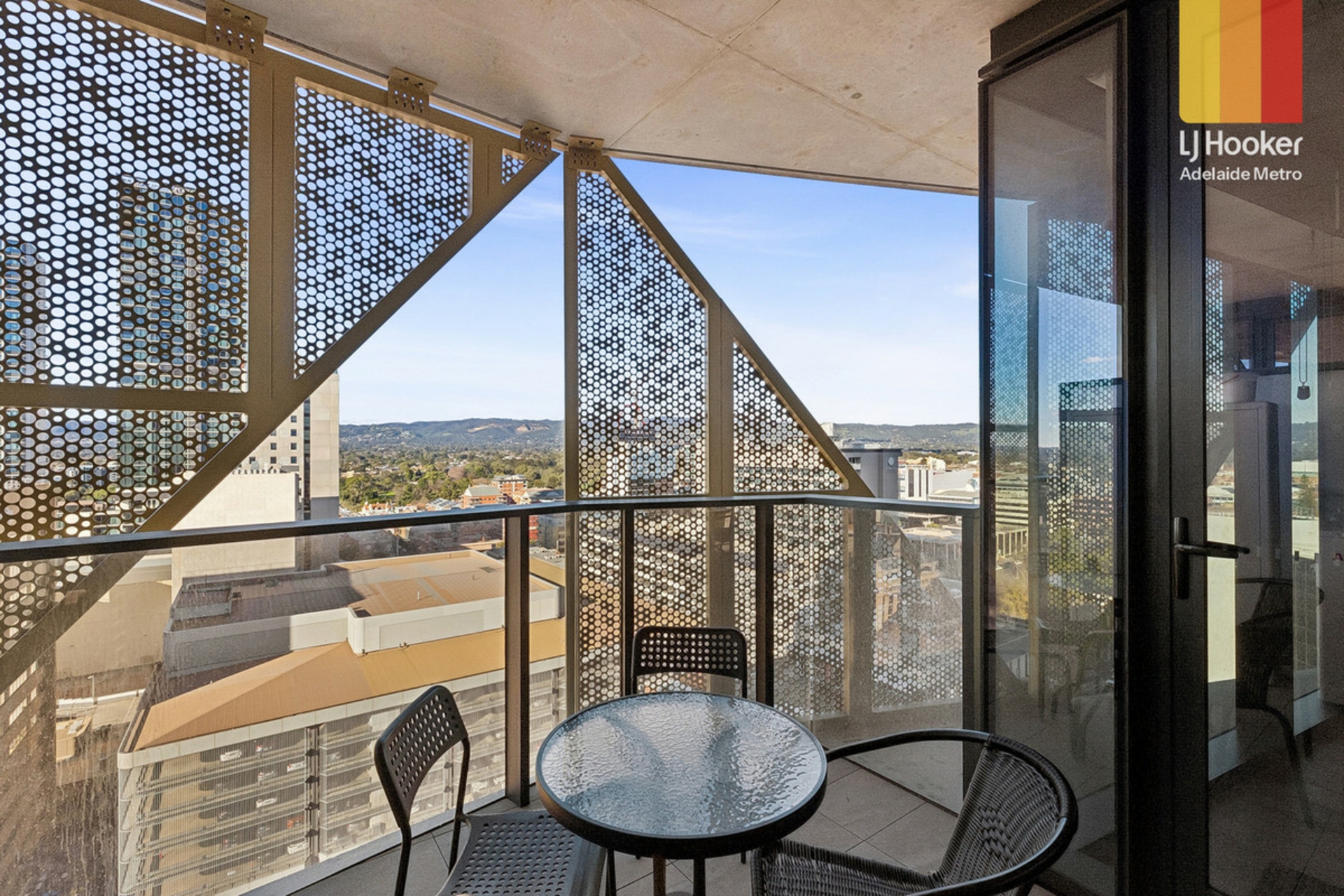 1608/15 Austin Street — photo 8 of 17