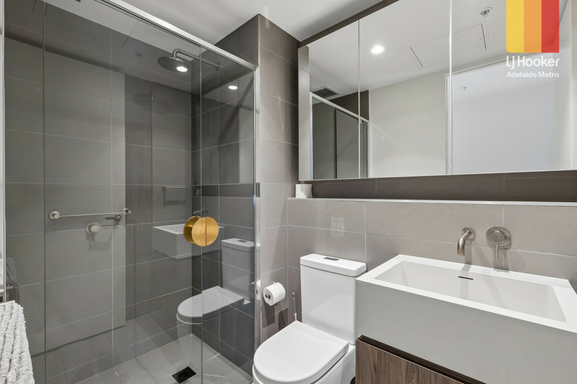 1608/15 Austin Street — photo 16 of 17