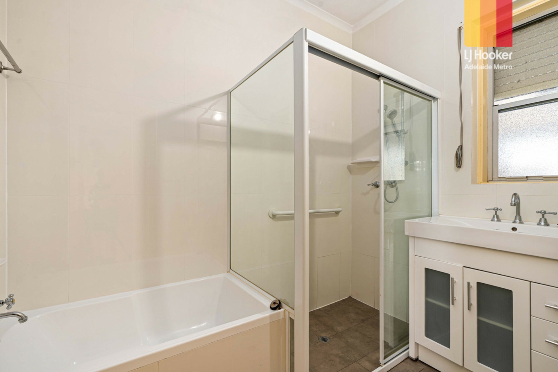 52 Lower Portrush Road — photo 8 of 18