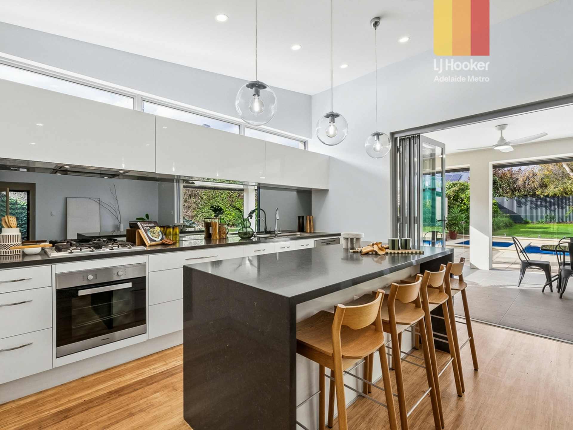 20 Hackett Terrace — photo 11 of 25