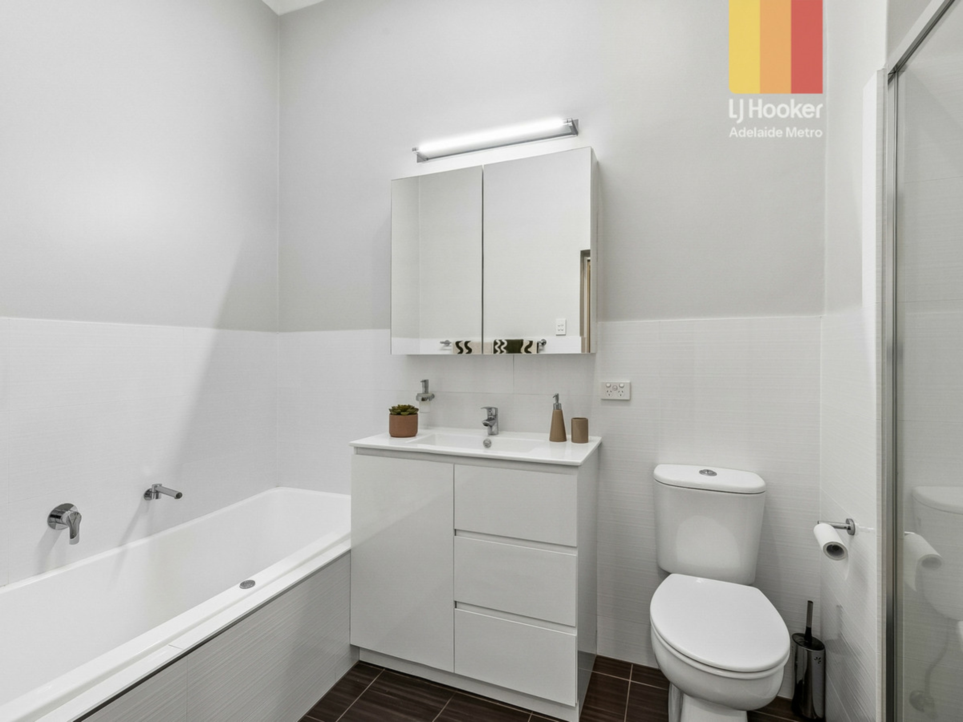 20 Hackett Terrace — photo 19 of 25