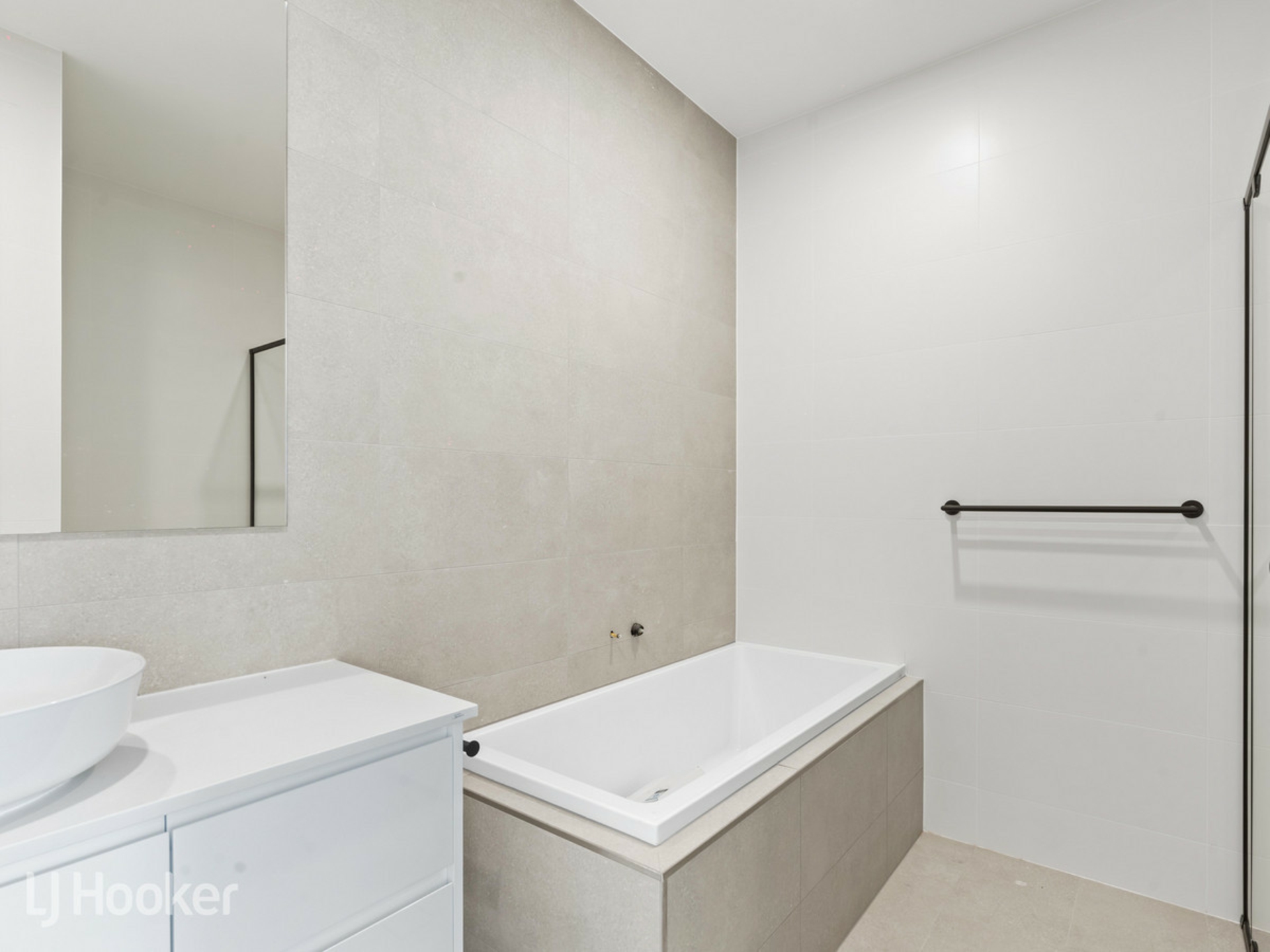 2/33 John Avenue — photo 10 of 18
