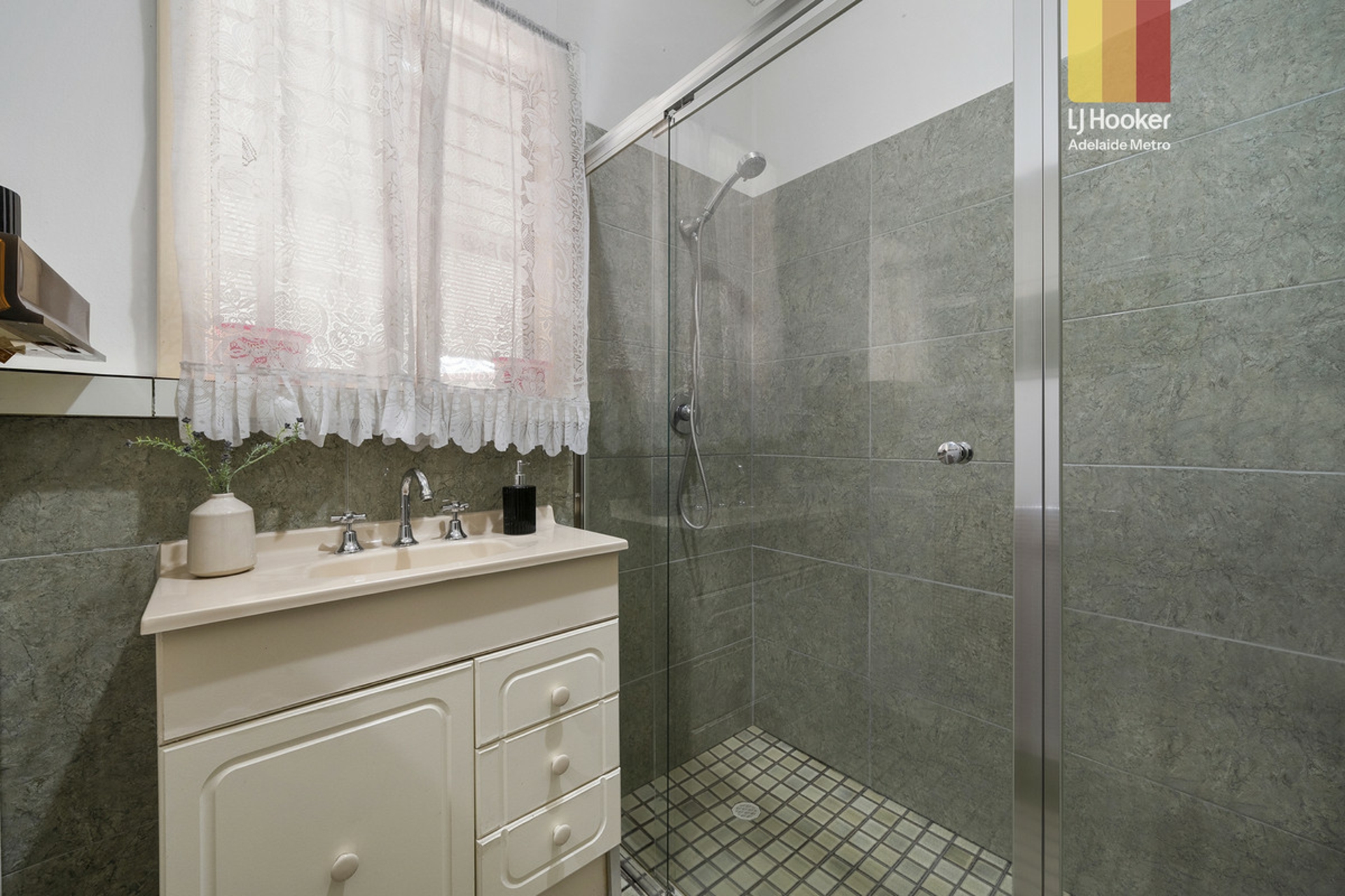 18 Sudholz Road — photo 12 of 18