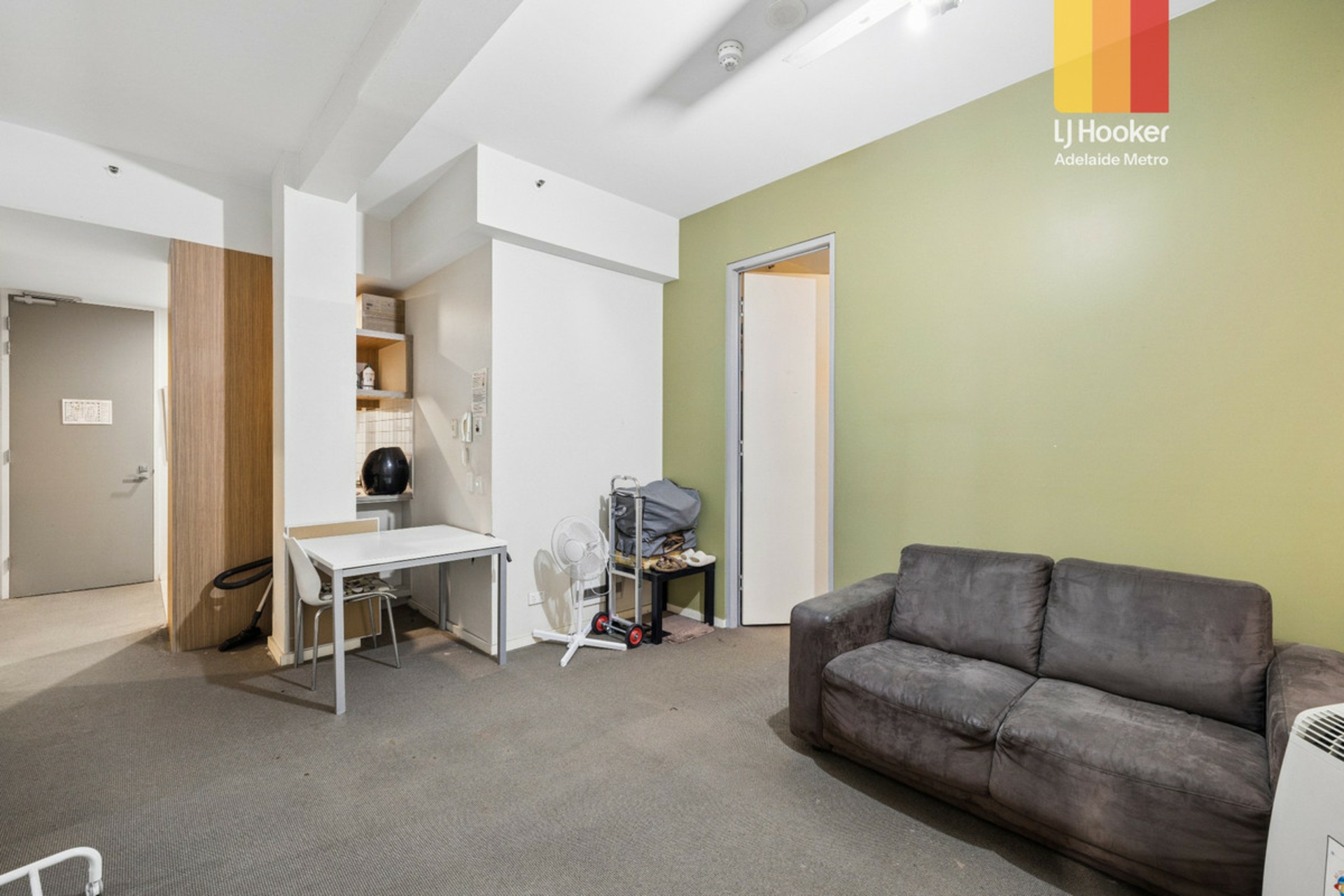 605/23 King William Street — photo 9 of 14