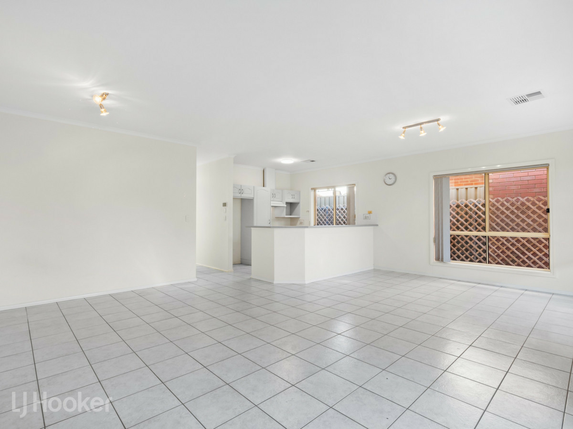 8 Ferris Street — photo 3 of 17