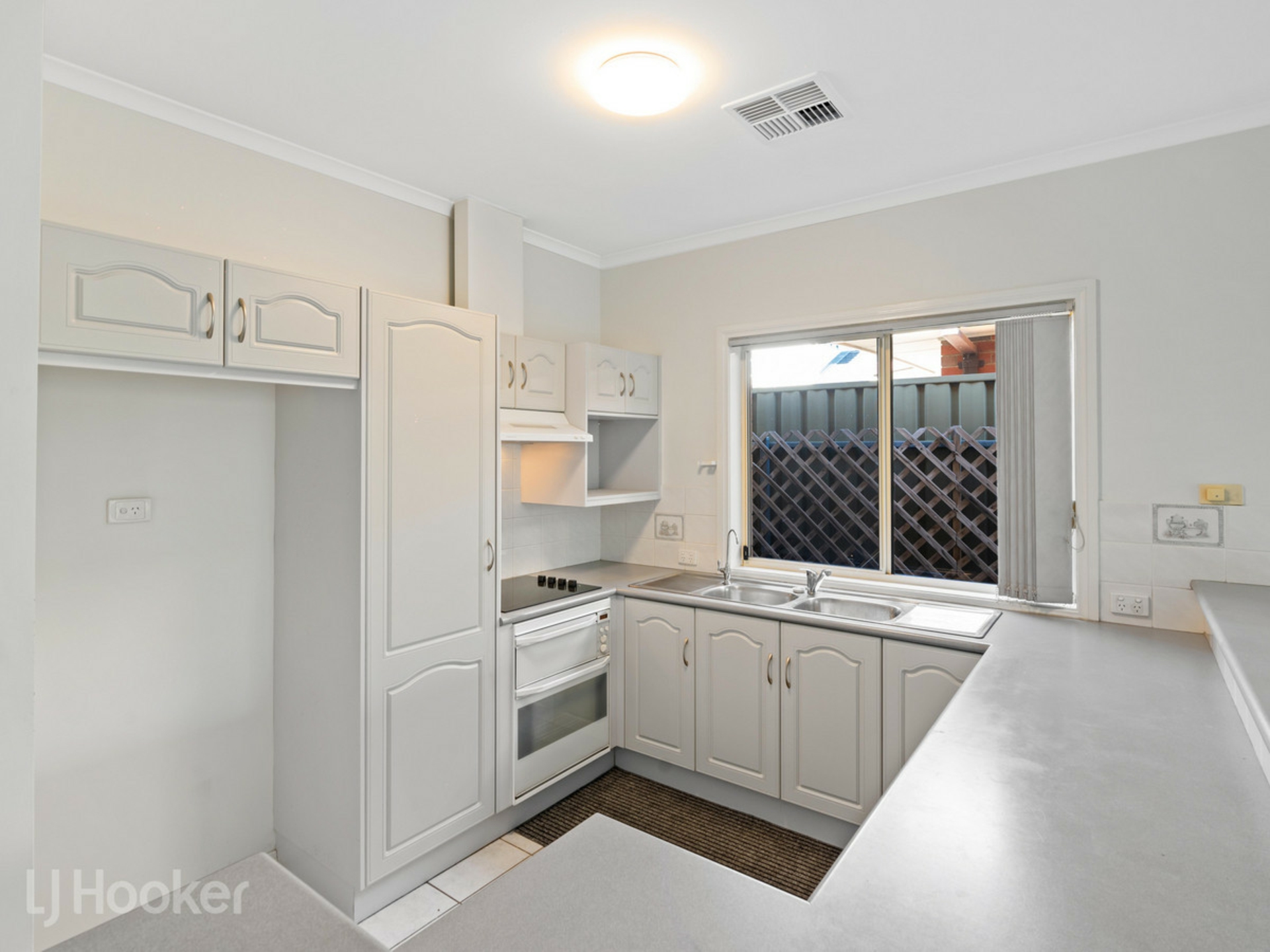 8 Ferris Street — photo 4 of 17