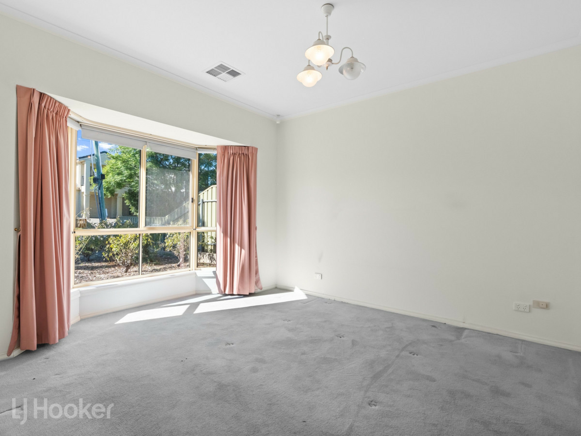 8 Ferris Street — photo 5 of 17