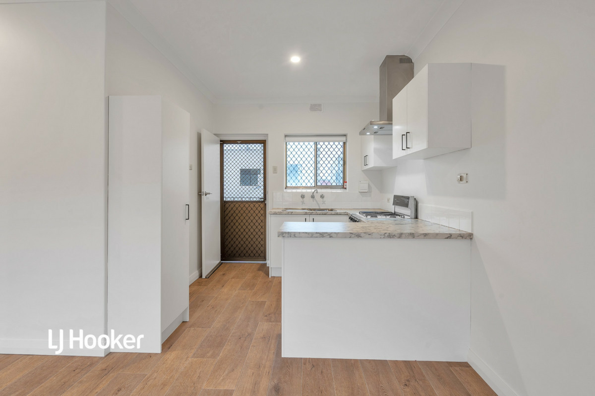 6/156 Churchill Road — photo 3 of 17