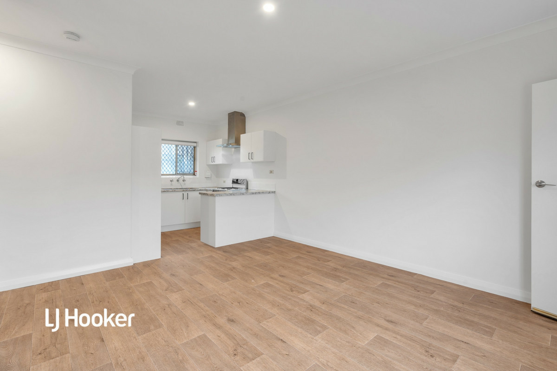 6/156 Churchill Road — photo 4 of 17