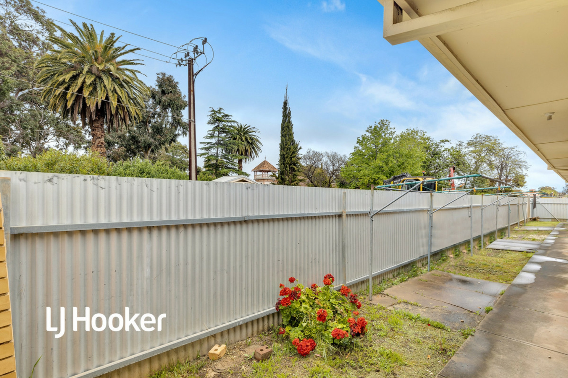 2 / 696 Goodwood Road — photo 8 of 11