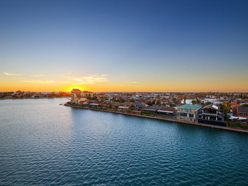 64/155 Brebner Drive, WEST LAKES