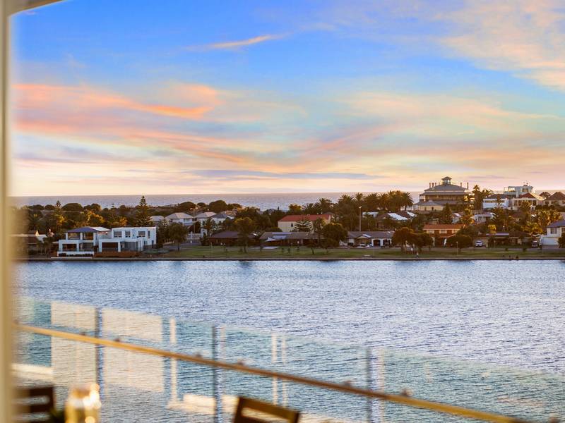 64/155 Brebner Drive, WEST LAKES