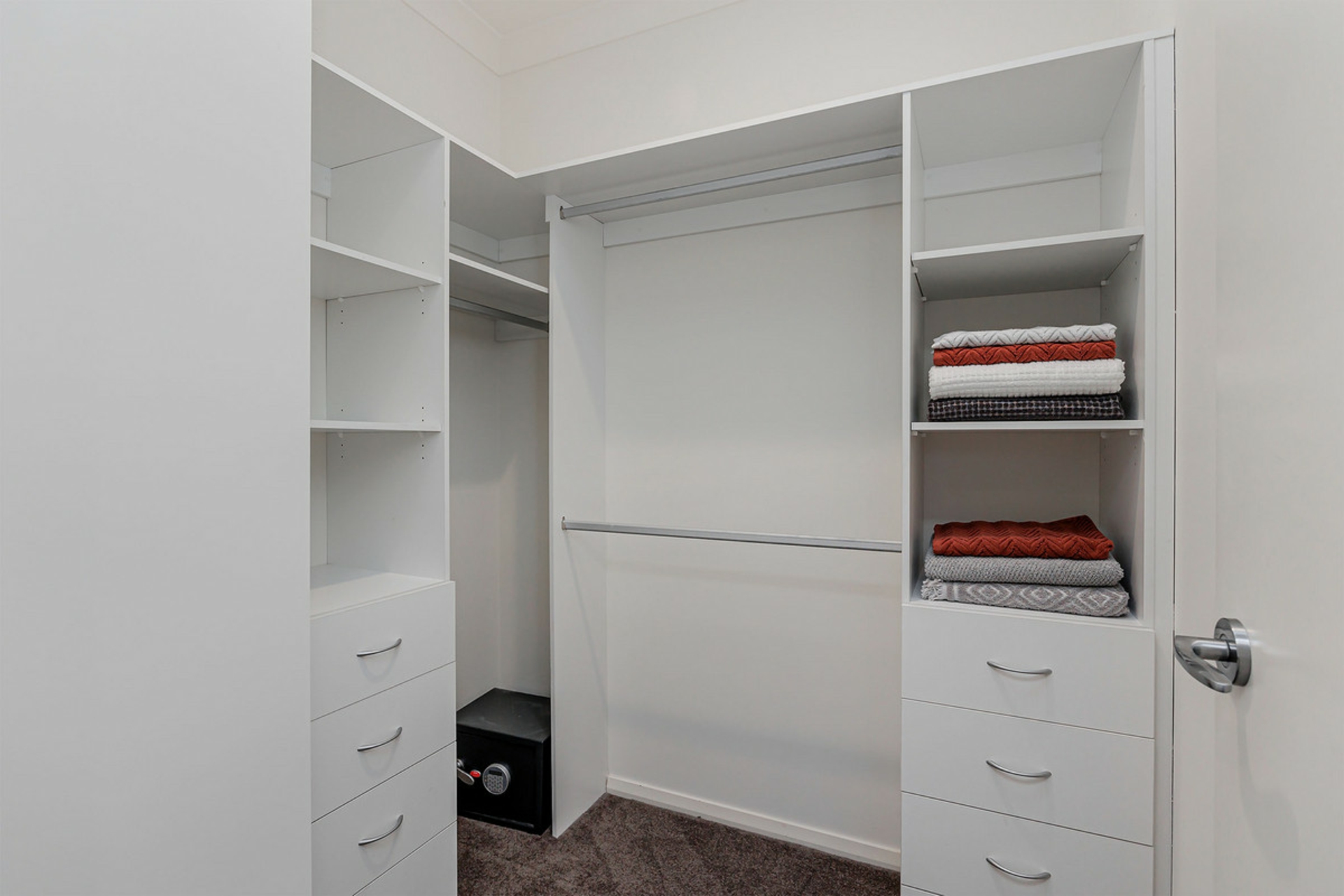 12A Jury Avenue, ROSTREVOR