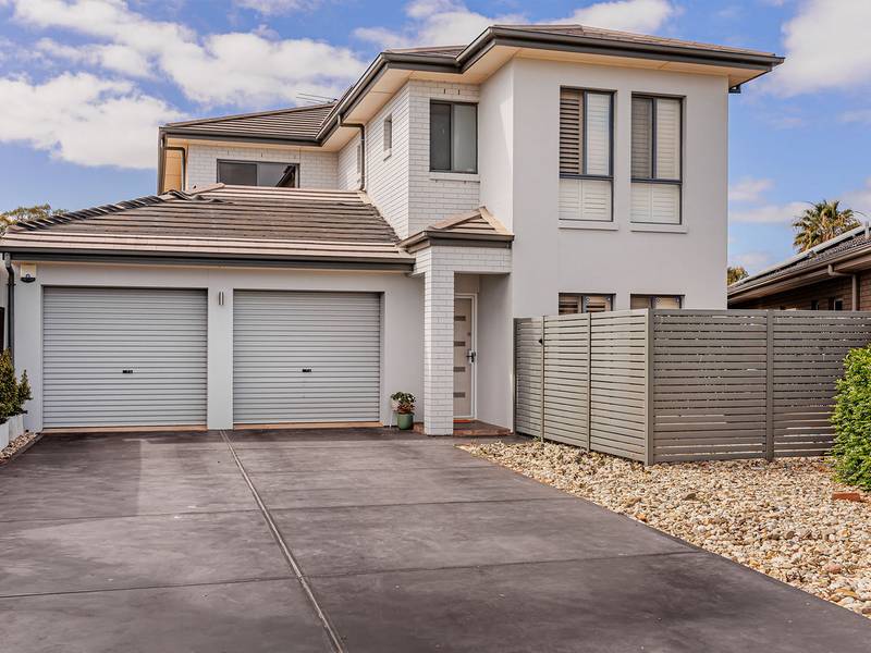 21 Ashburton Avenue West Lakes Shore SA