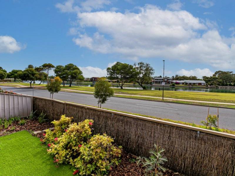 3/1 Moorea Court, West Lakes