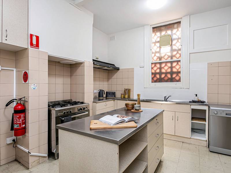 10 / 13 Hutt Street, ADELAIDE