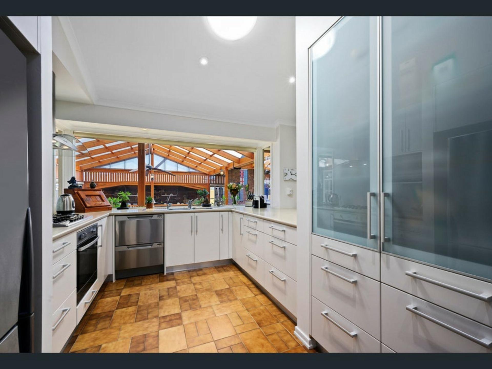 1 Nolan Place, WEST LAKES SHORE