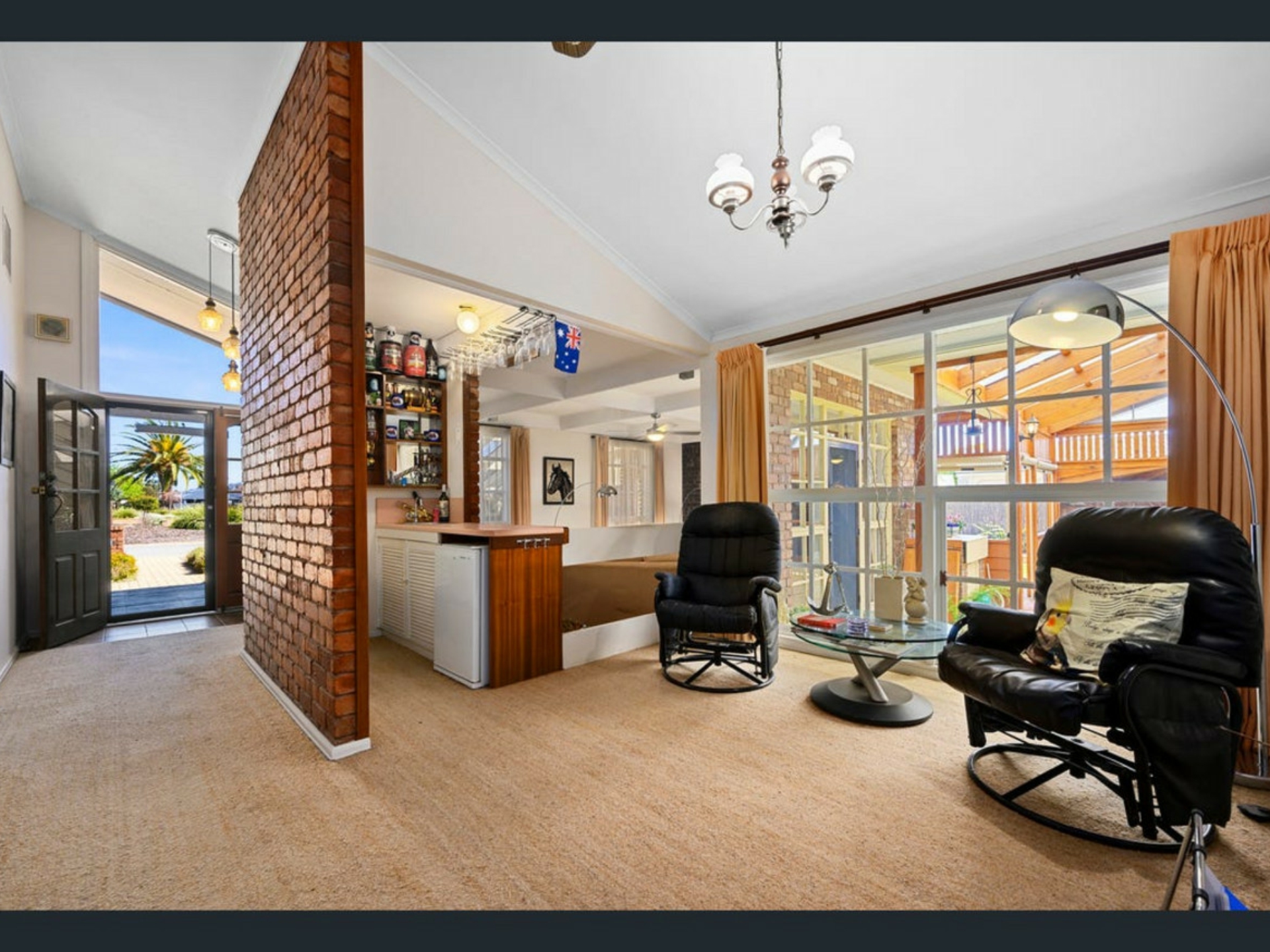 1 Nolan Place, WEST LAKES SHORE