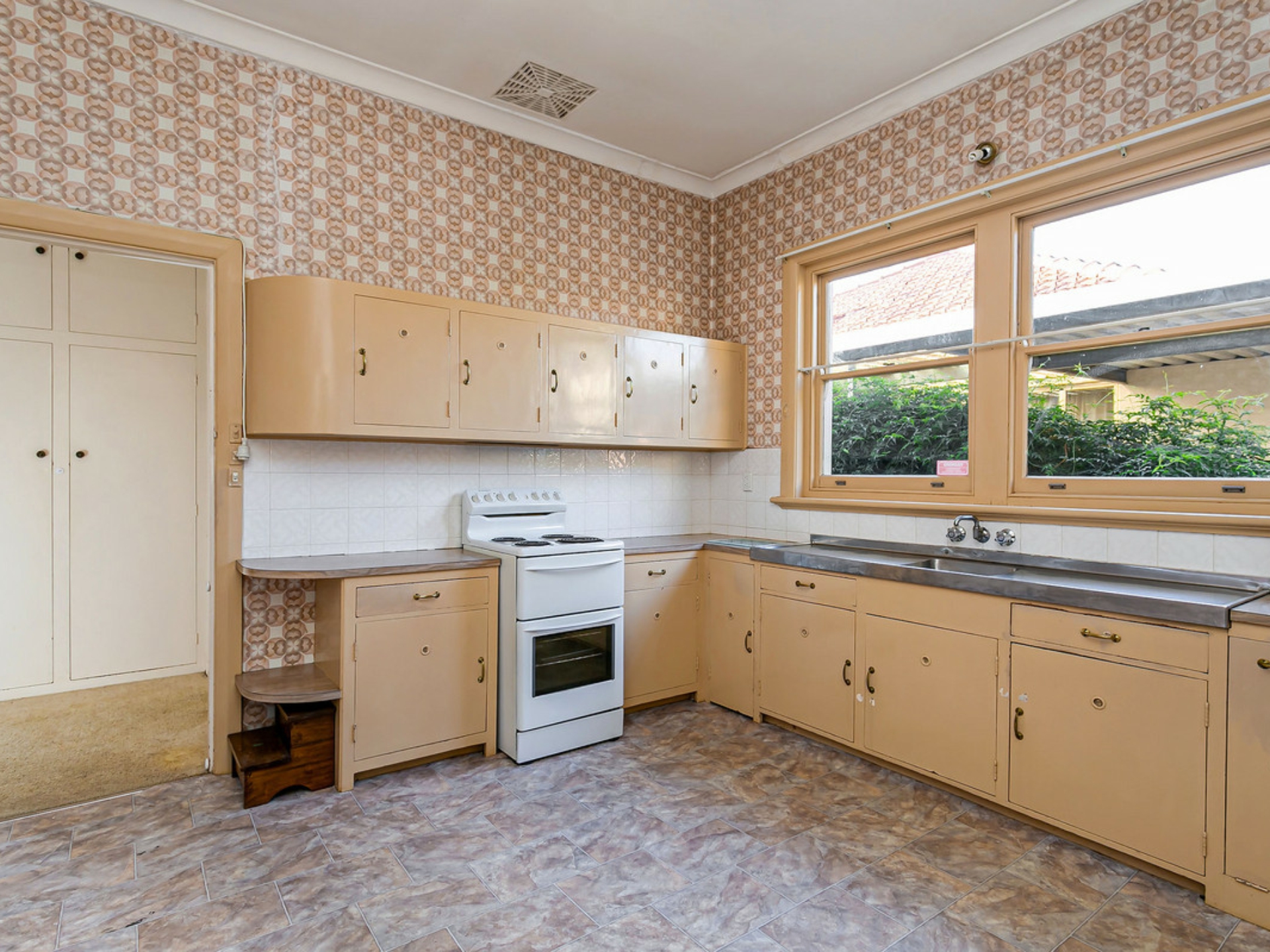 82 May Street, WOODVILLE WEST