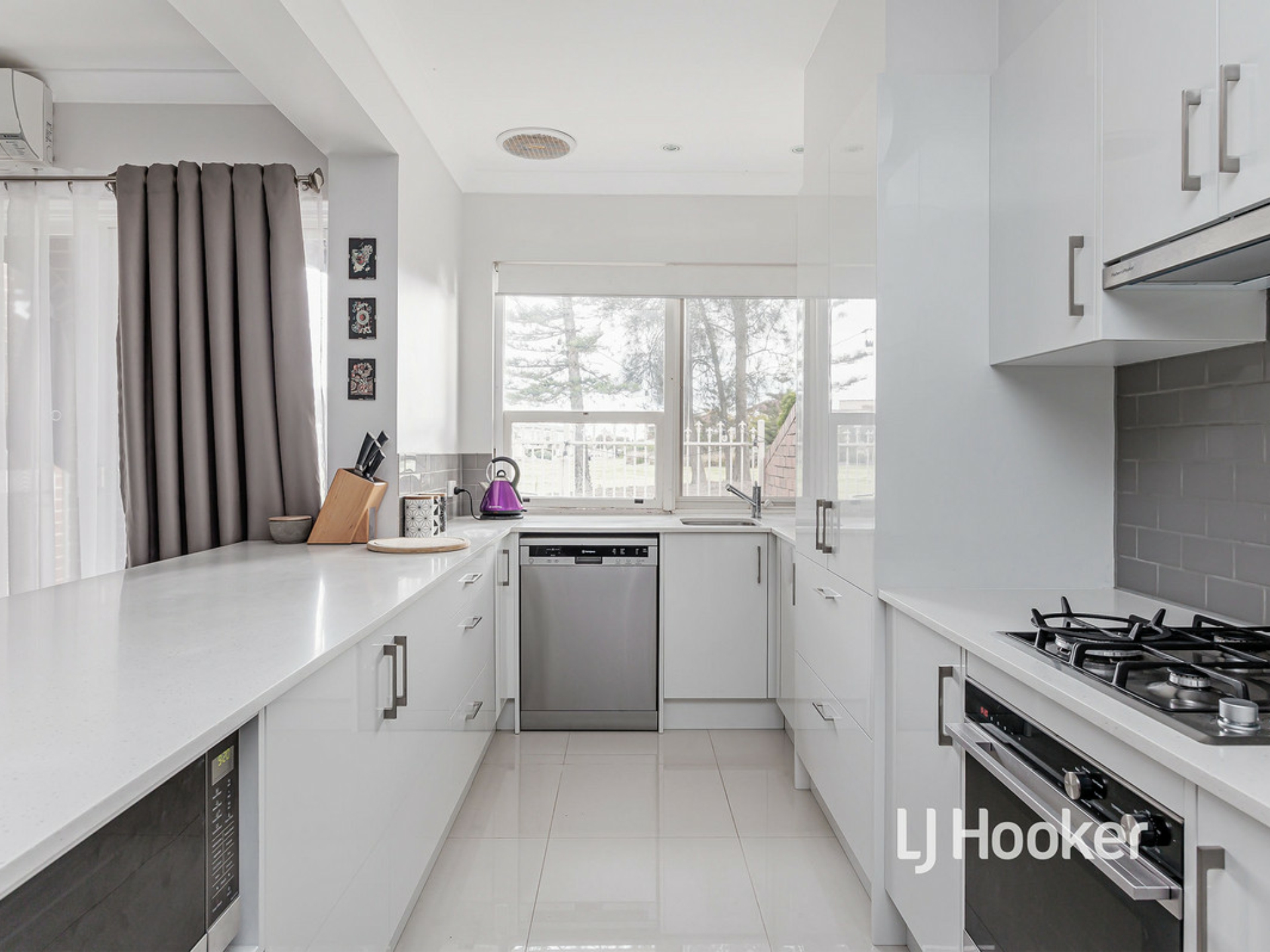 11/83 Lochside Drive, WEST LAKES