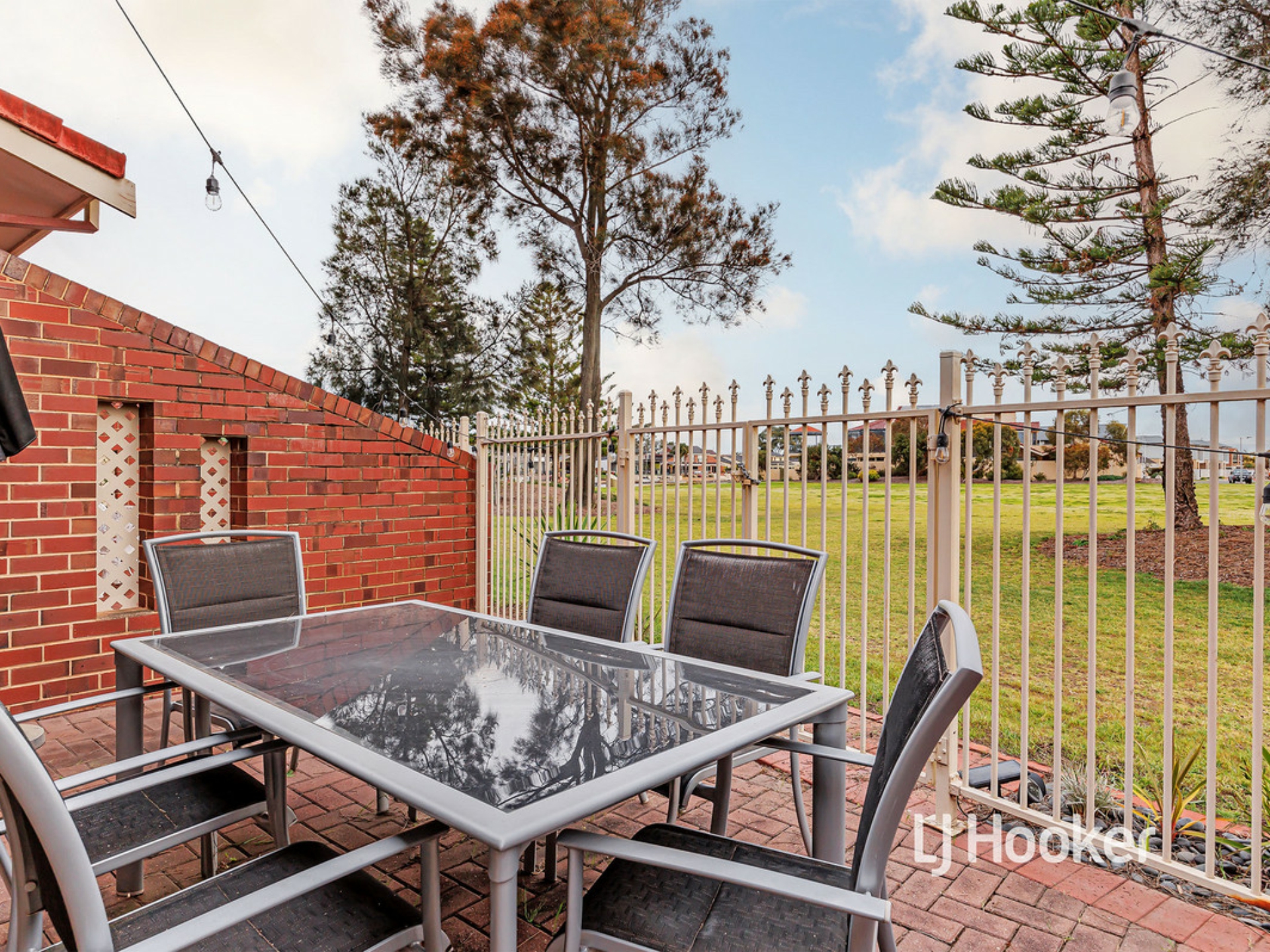 11/83 Lochside Drive, WEST LAKES