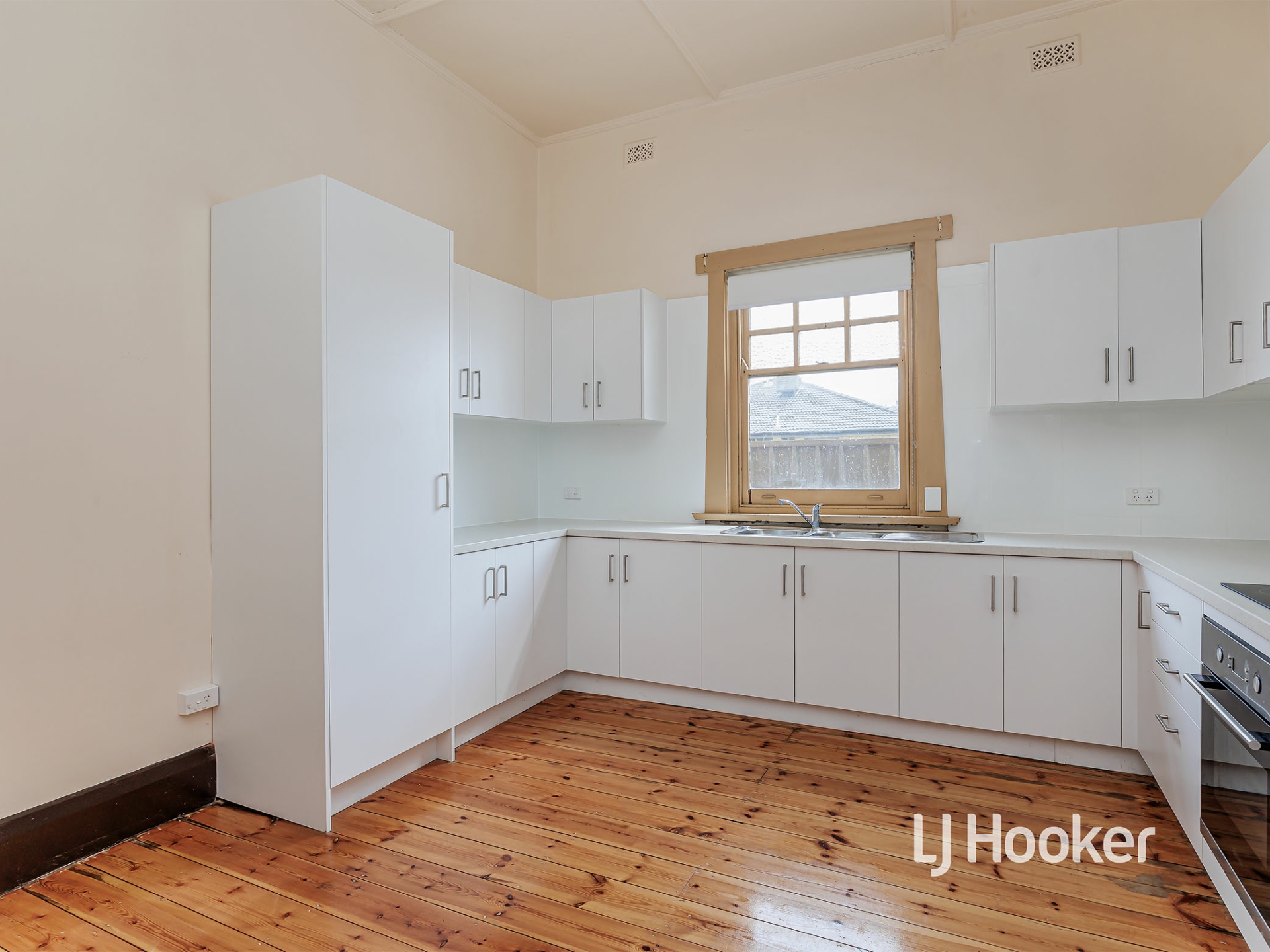 8 North East Road, WALKERVILLE