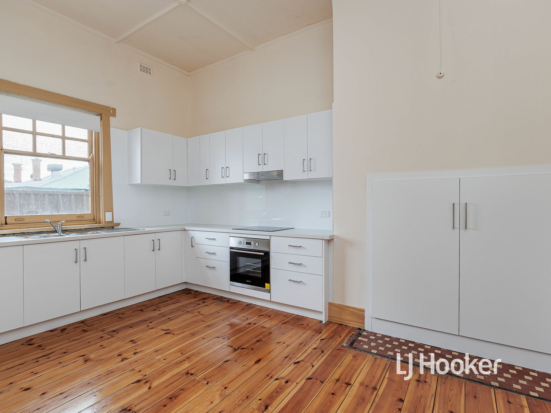 8 North East Road, WALKERVILLE