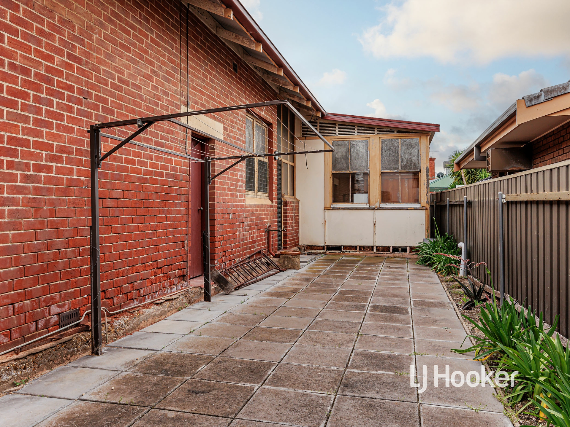 8 North East Road, WALKERVILLE