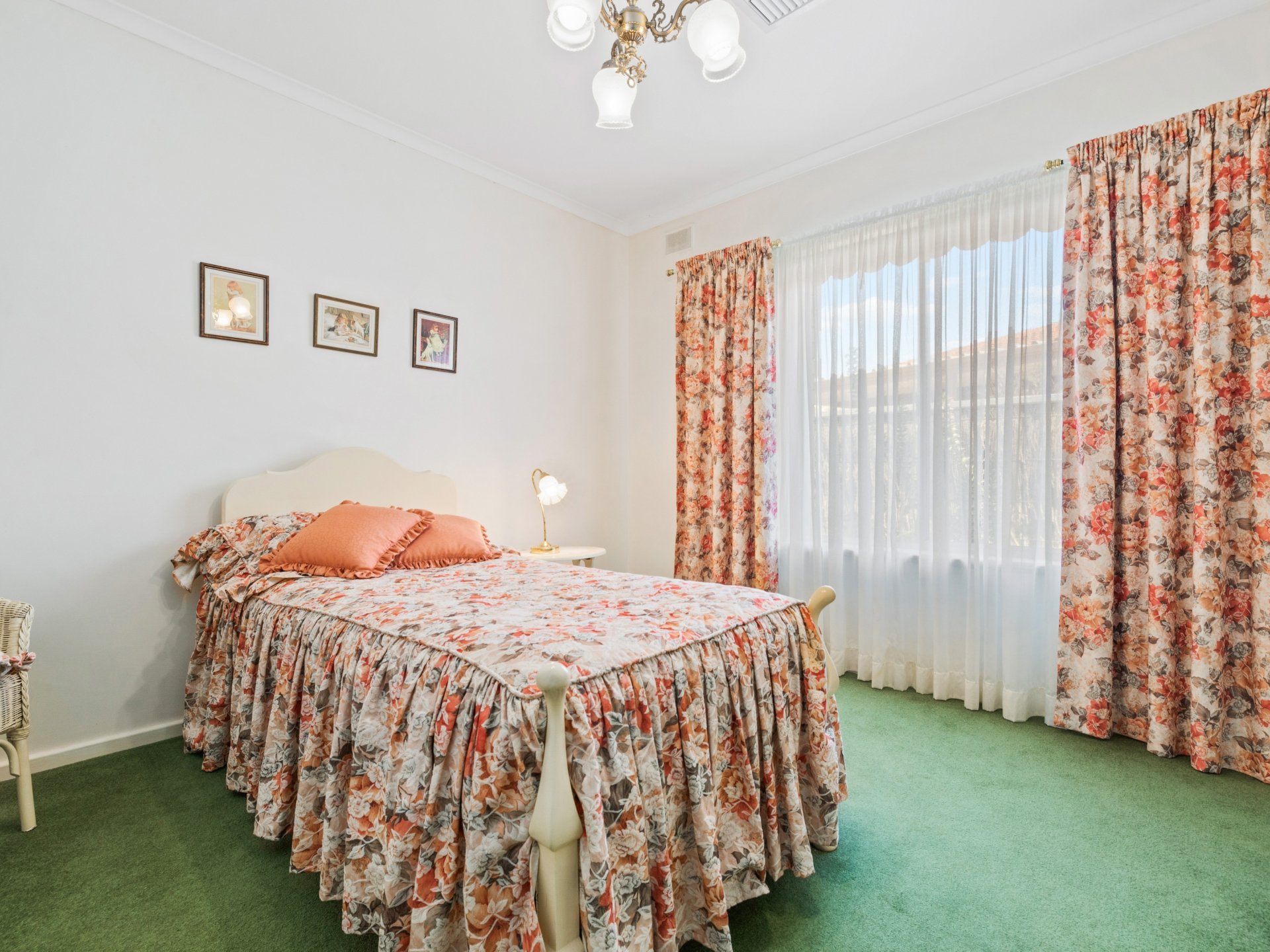8 Sims Crescent, WEST LAKES
